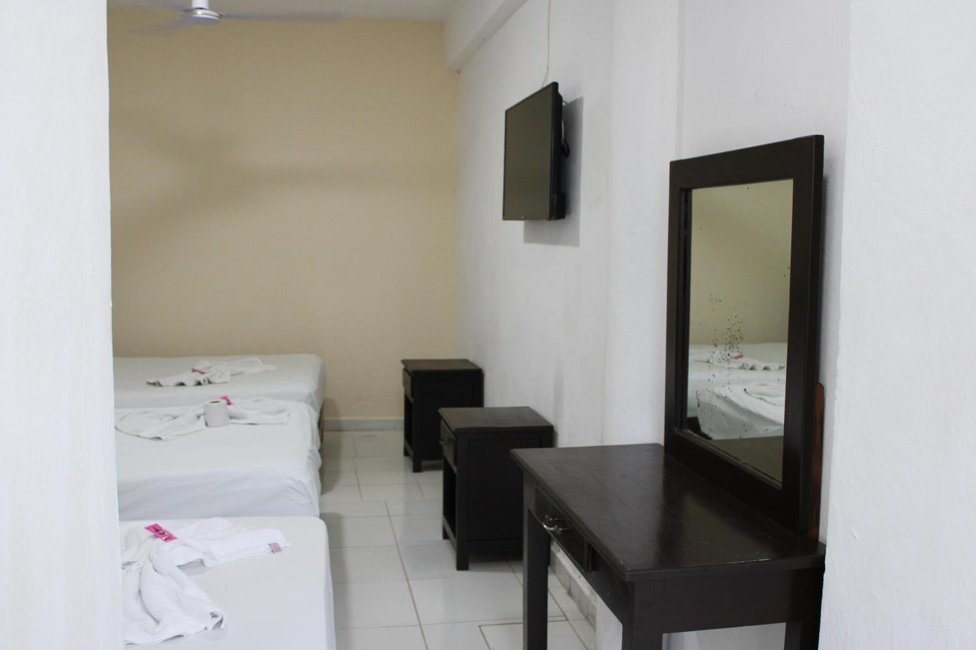 Oyo Hotel Colibri Chetumal Exterior photo